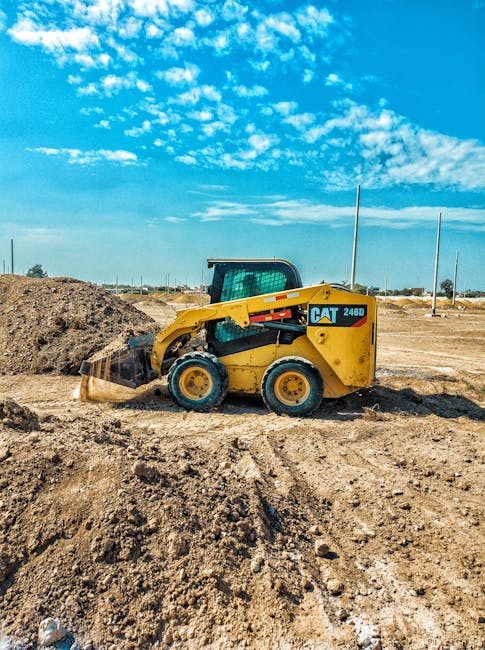 Sklypo paruošimo darbai su bobcat tipo krautuvu ir neparuošta logistikos zona